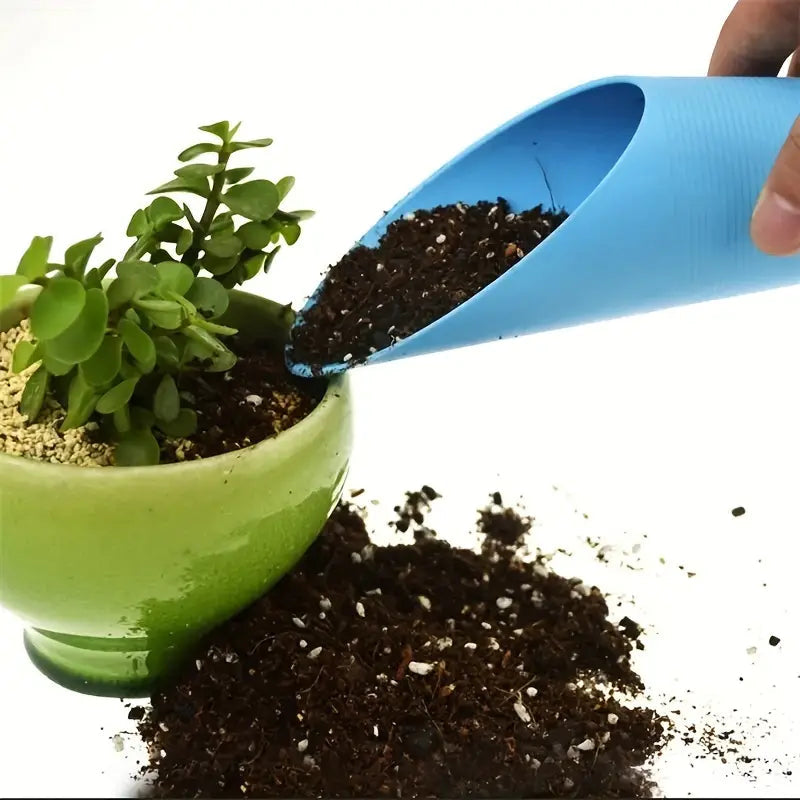 Resin soil scoop