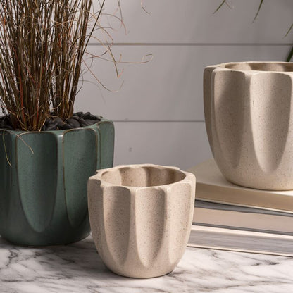 Beaumont Pot - 7.5" (off white)