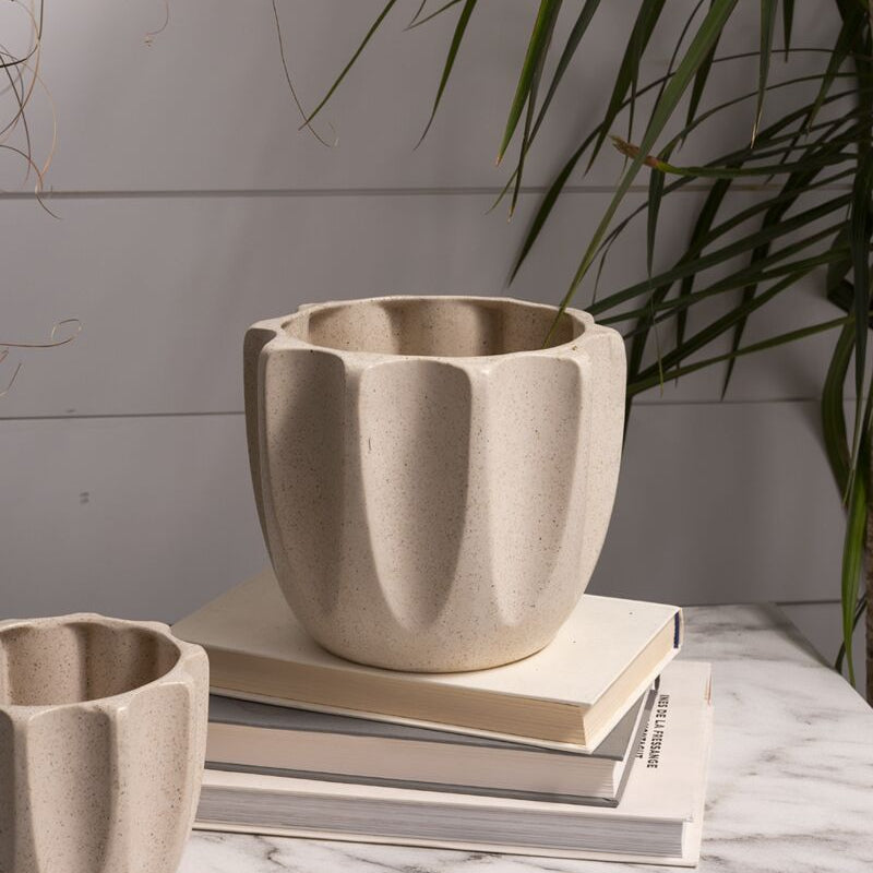 Beaumont Pot - 7.5" (off white)