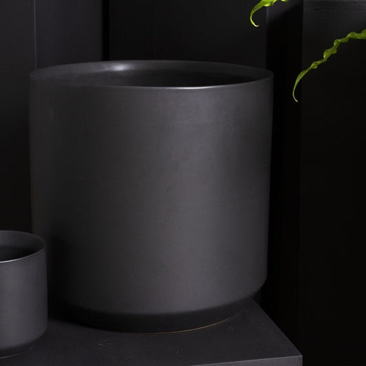Kendall Pot - 12" (black)