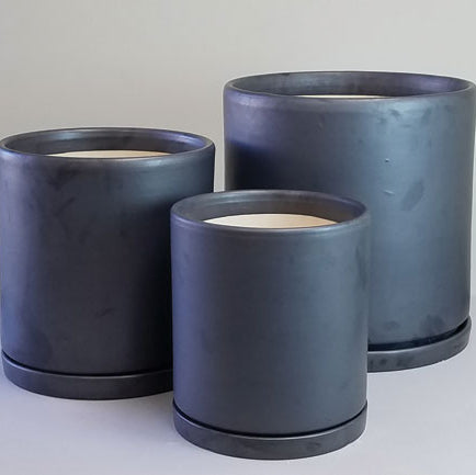 Contemporary Cylinder with Sauce - Matte Black