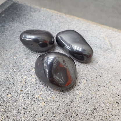CRYSTALS - HEMATITE TUMBLED